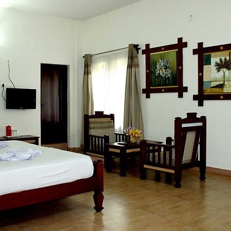 Wayanad Gate Resort Манантавади Экстерьер фото